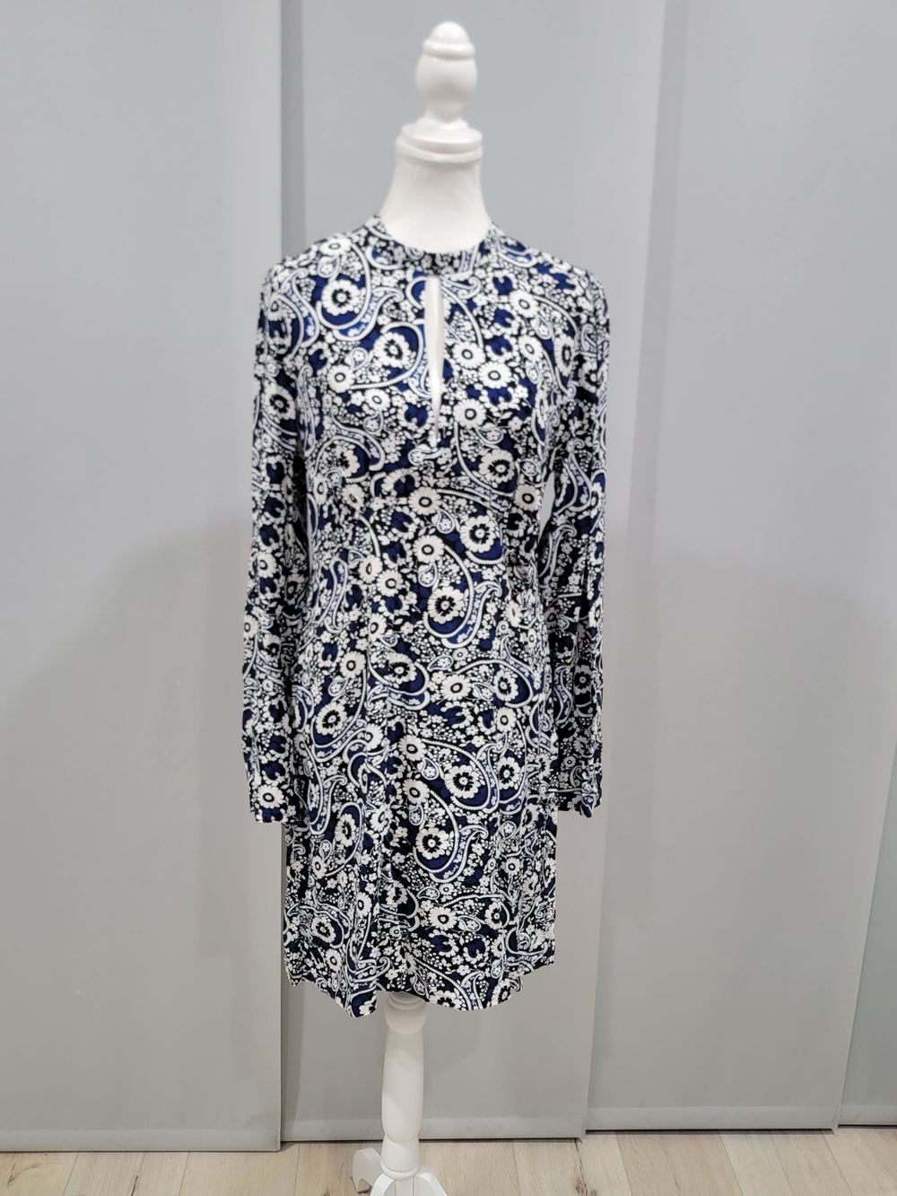 LOFT Navy & White Paisley Long Sleeve Shift Dress